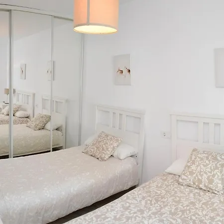 Casa 70, Duplex En Urbanizacion Lunamar By Laromanamarbella Appartamento