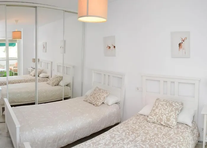 Casa 70, Duplex En Urbanizacion Lunamar By Laromanamarbella Appartement
